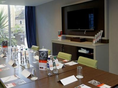 Express By Ihg Отель 3*