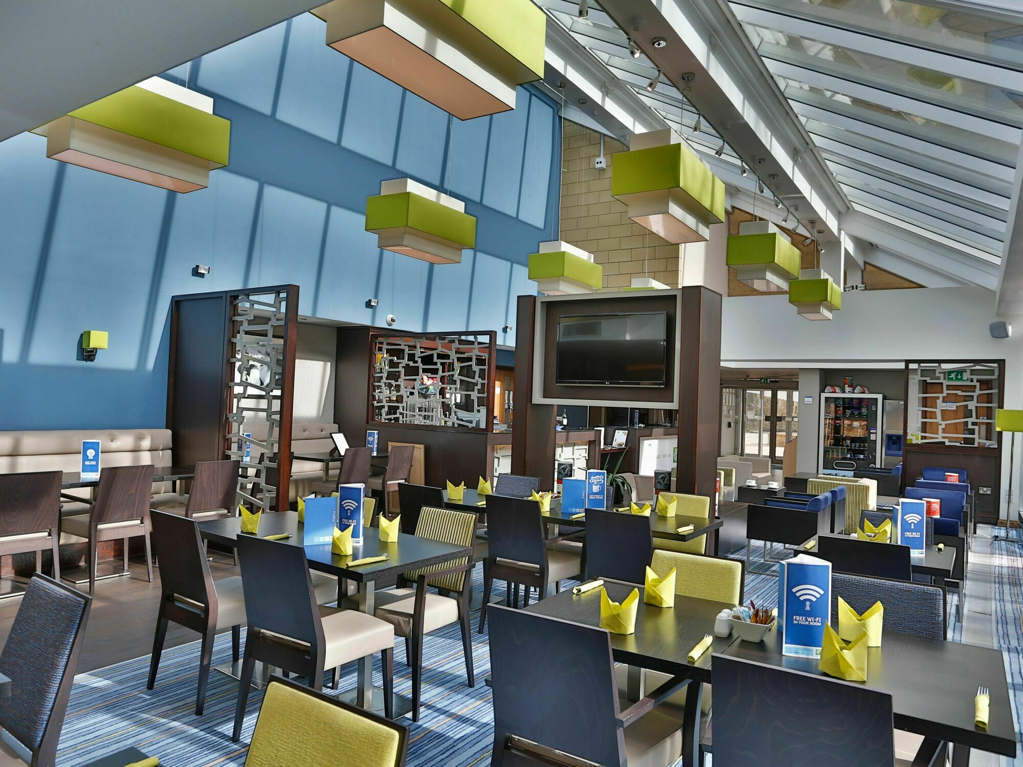 Отель Express By Ihg 3*